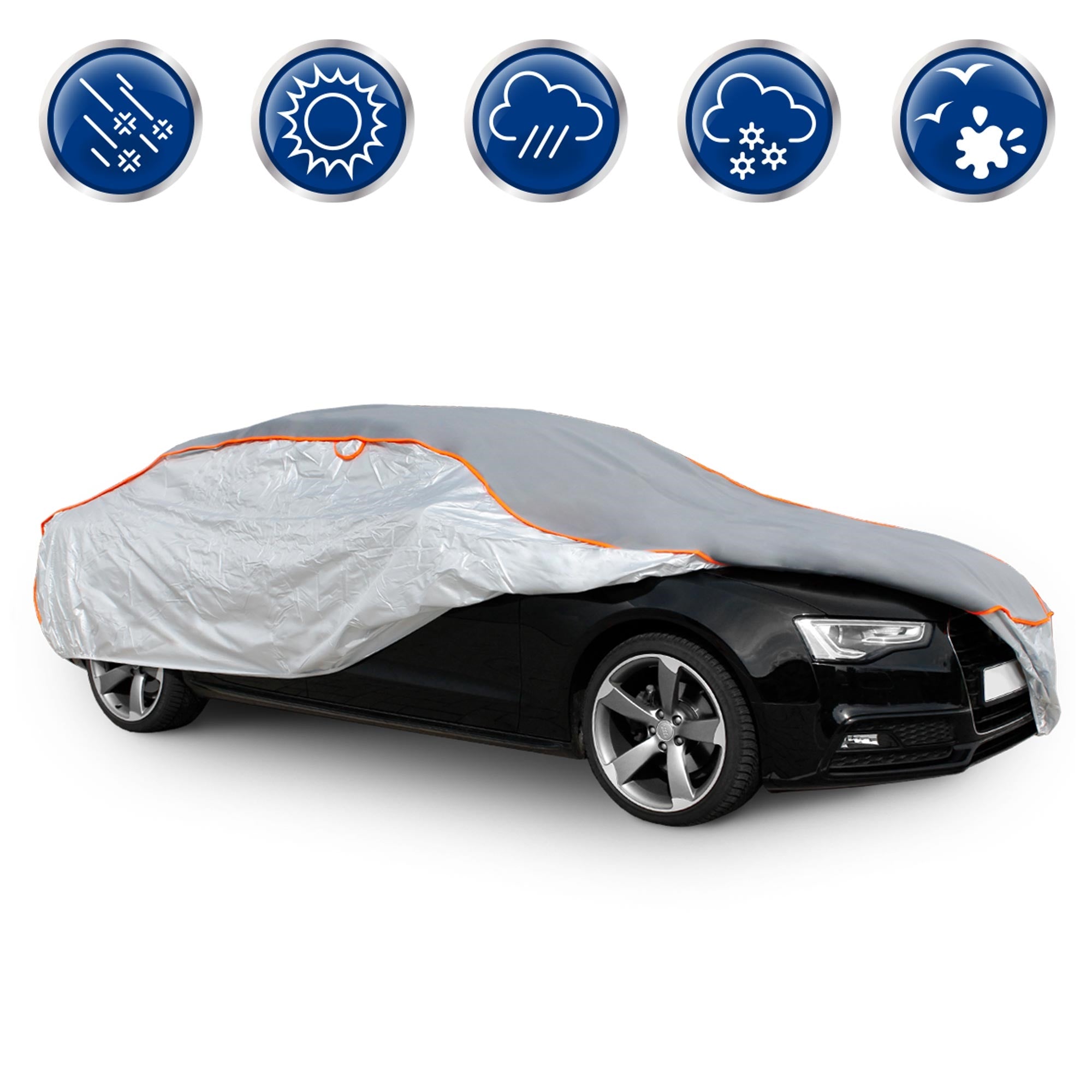 Černé auto chráněné šedým krytem na bílém pozadí.