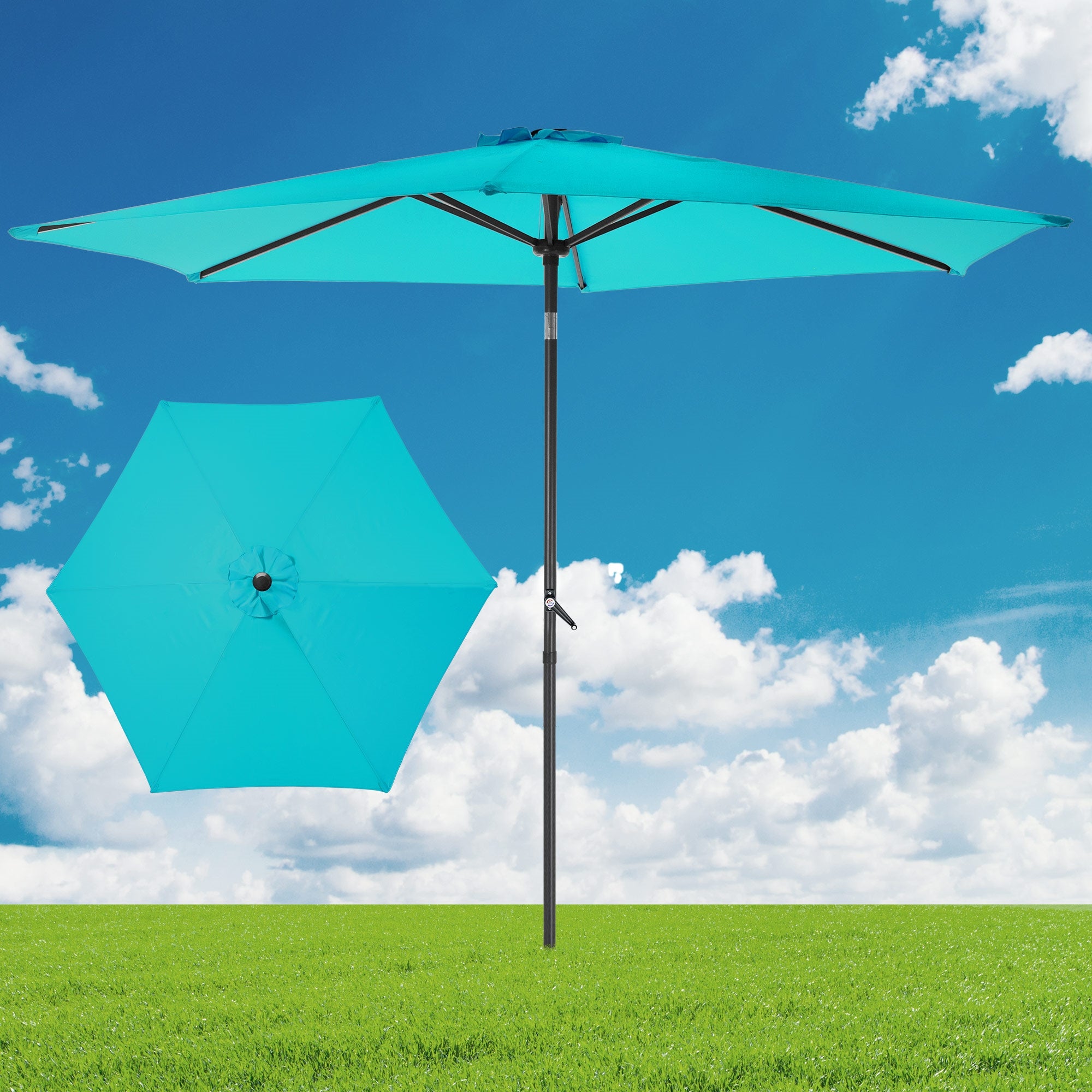 Turkis parasol på en grøn eng, blå himmel med skyer i baggrunden.
