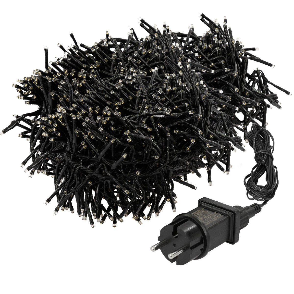 Cadena de luces negras desordenadamente colocada con enchufe.