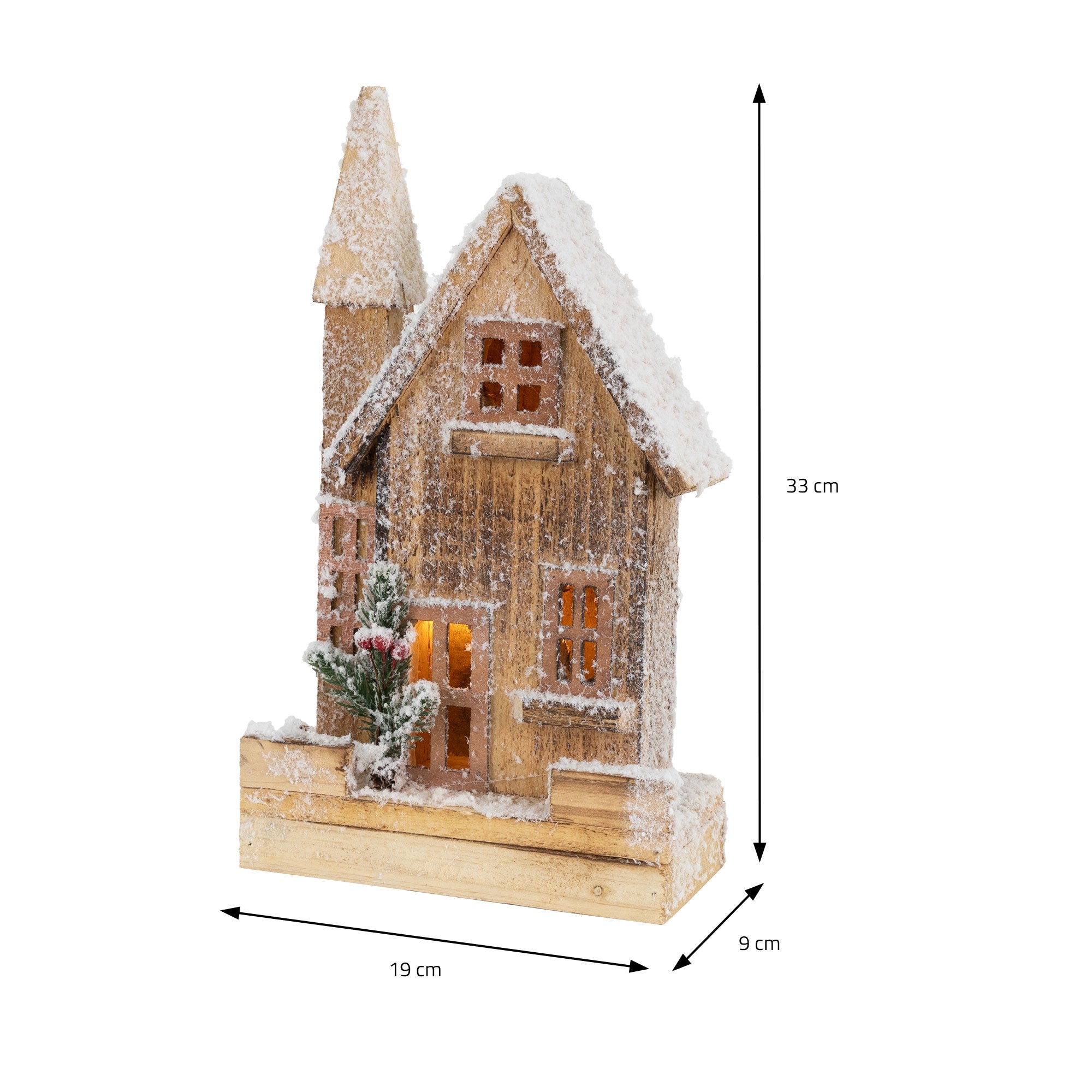 Maßangaben für ein Holzhaus mit Schnee und Tannenzweigen.