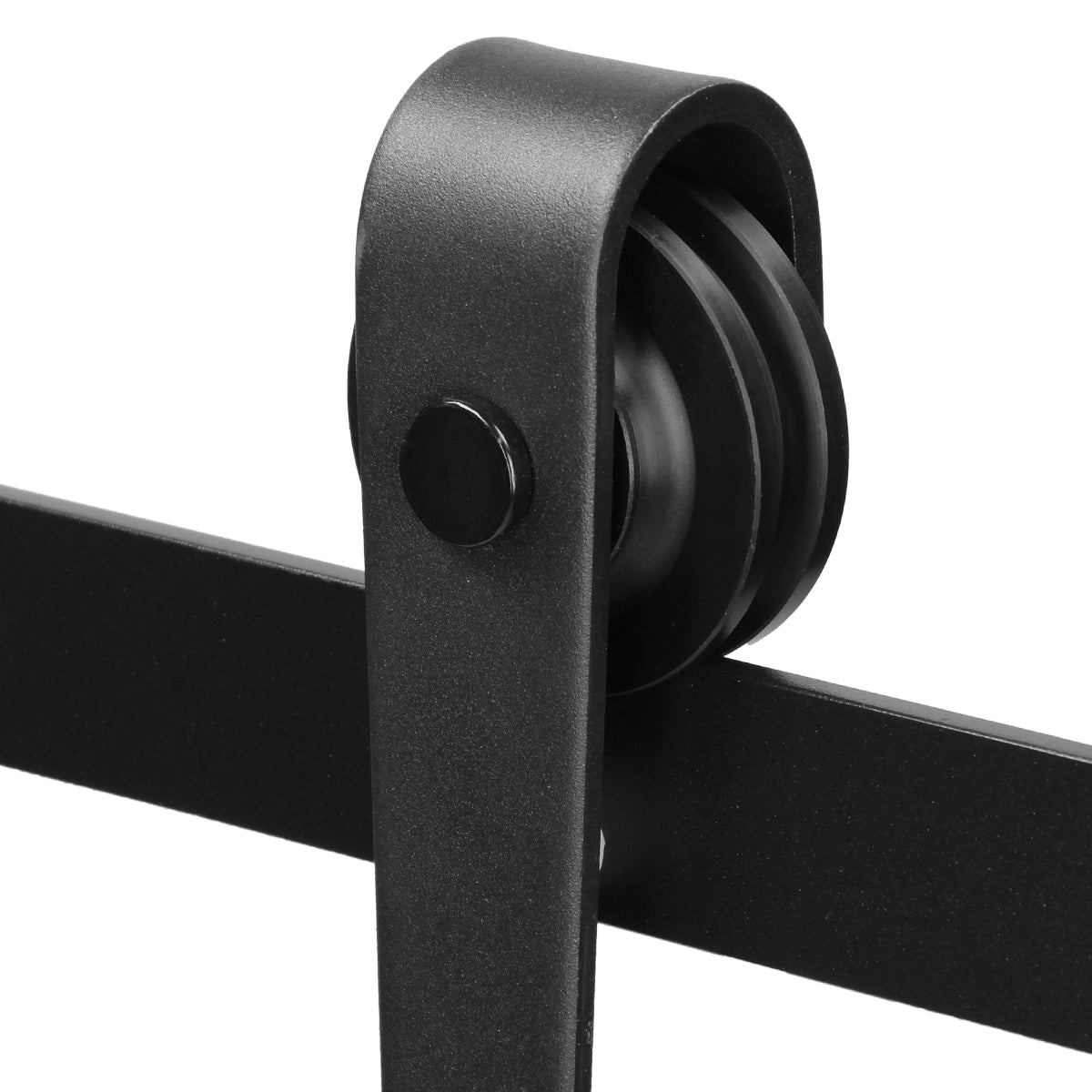 Detailaufnahme eines schwarzen Rollensystems für eine Schiebetür.