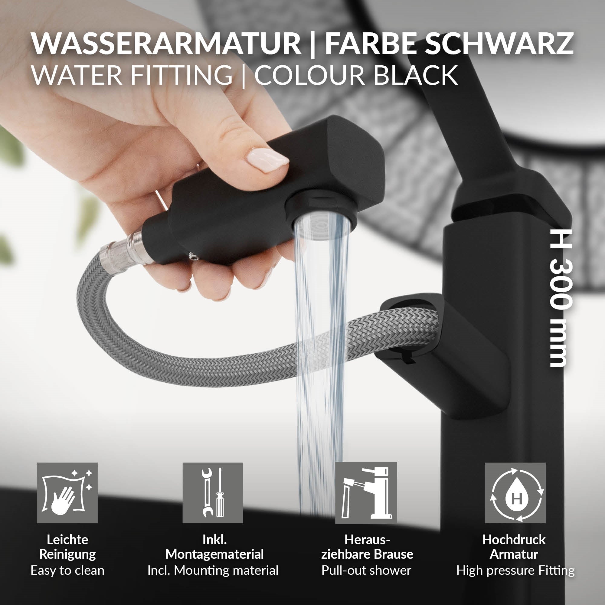 Schwarzer Wasserhahn mit herausziehbarer Brause und Wasserstrahl.
