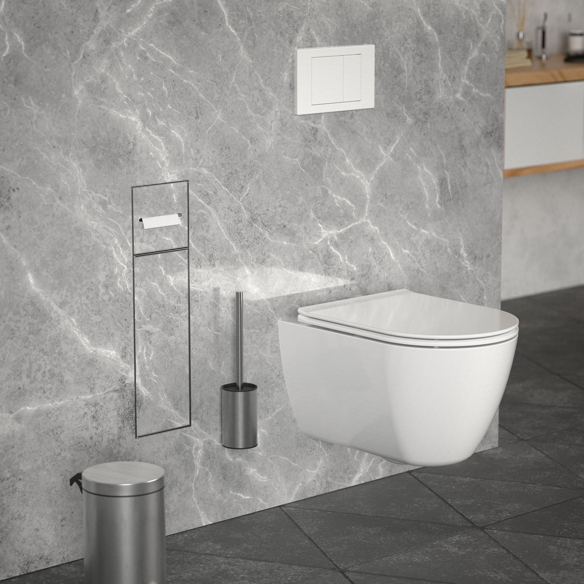 Modernes Badezimmer mit Wandtoilette, Toilettenbürste und Abfallbehälter.