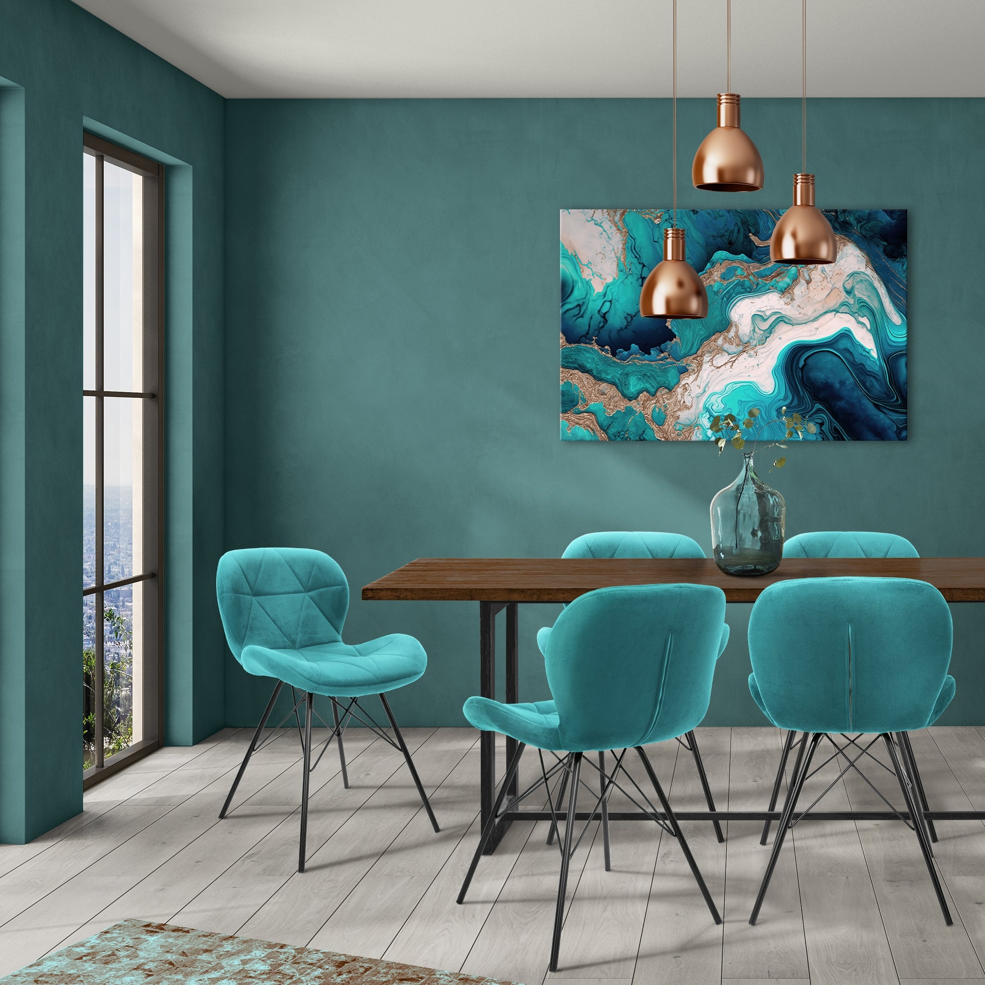 Esszimmer mit türkisfarbenen Stühlen und einem Tisch, Wand mit Kunstwerk.