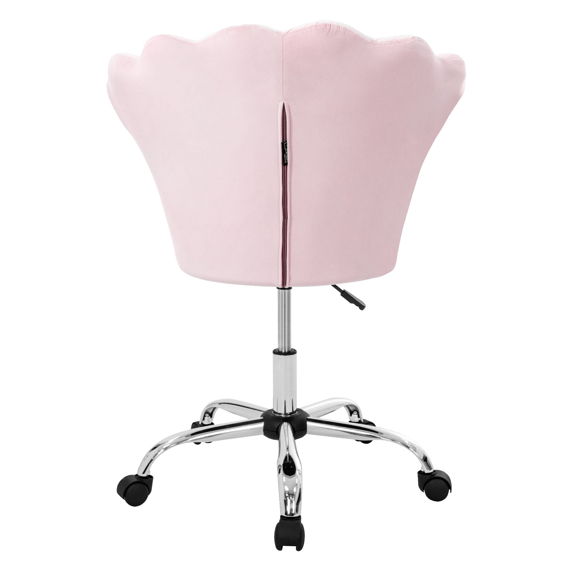 Vue de dos d'une chaise de bureau rose clair avec un dossier en forme de fleur sur un châssis à roulettes.