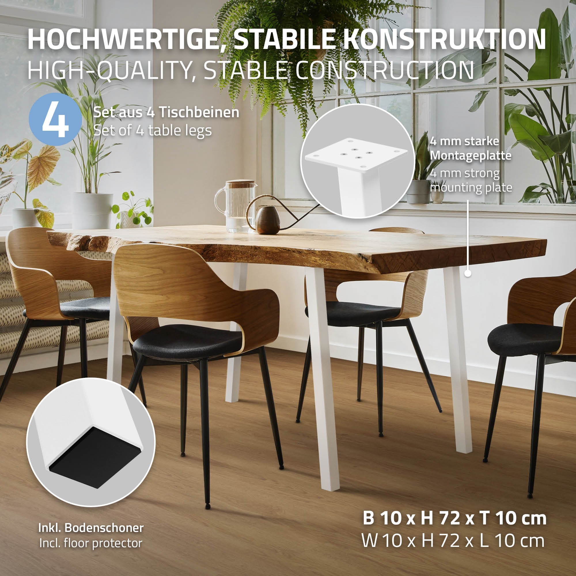 Tisch mit Holzplatte und weißen Beinen, vier Stühle und Bodenbelag im Raum.
