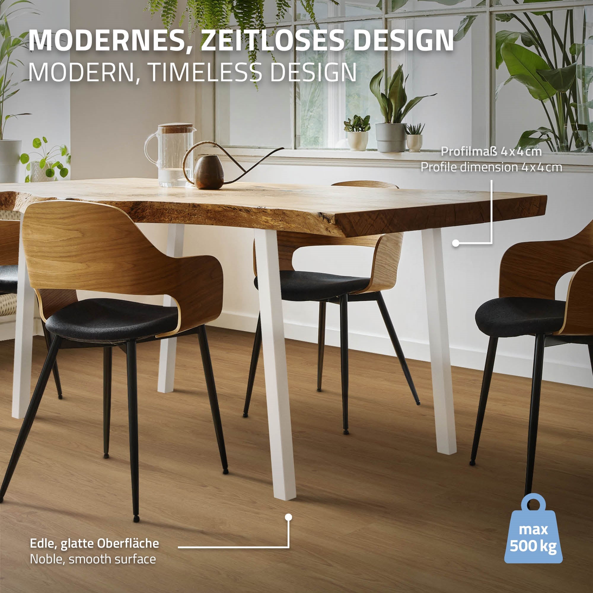Un tavolo moderno con piano in legno e sedie nere in una stanza luminosa.