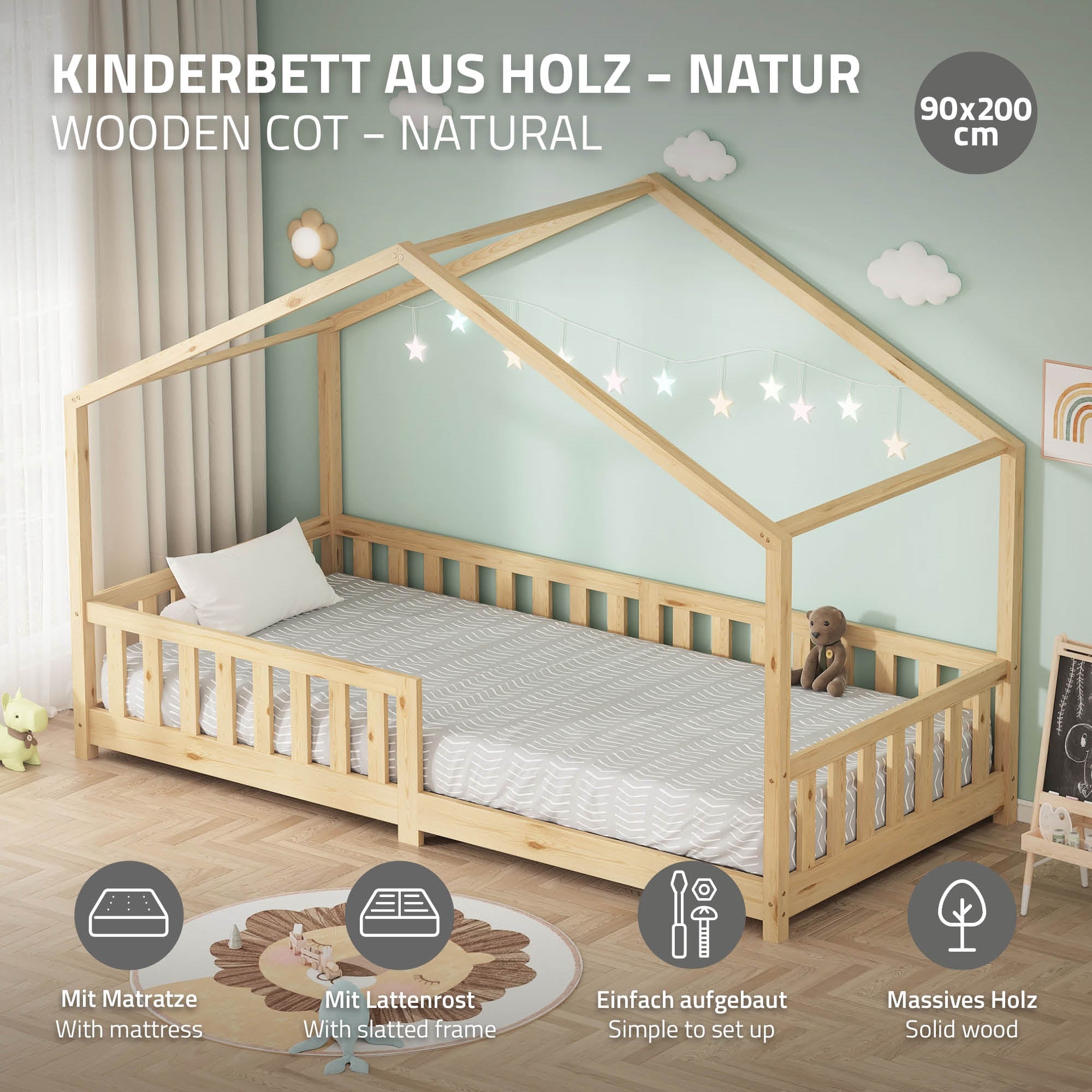 Holzbett in Hausform mit Matratze, Lichtern und Spielzeug im Raum.