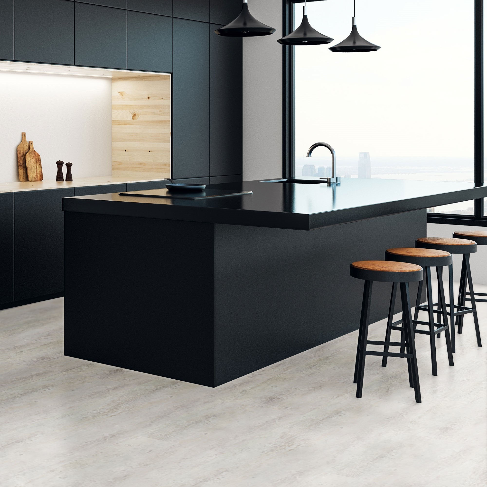 Zwart keuken eiland met houten stoelen en uitzicht op het raam.
