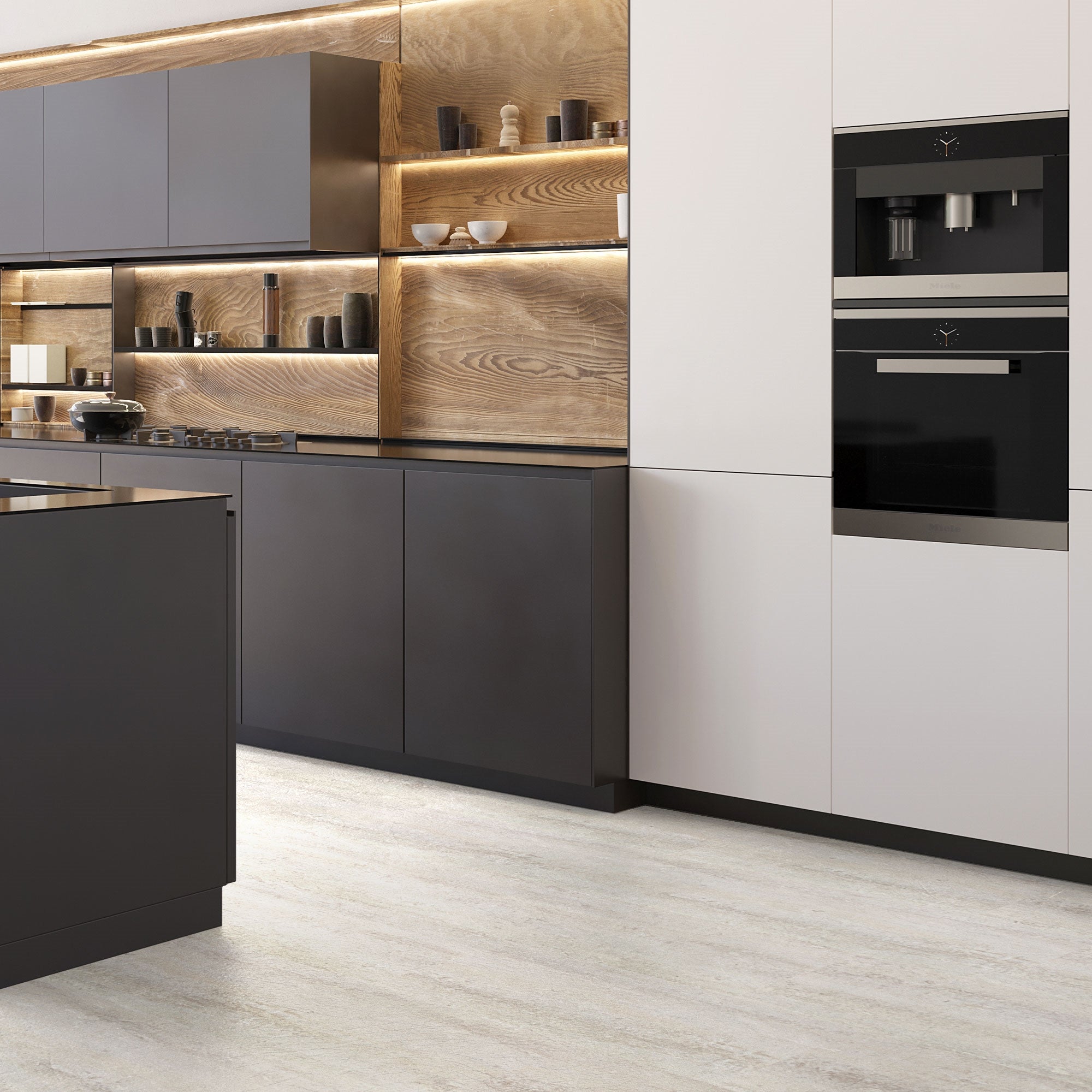 Moderne keuken met houten planken, zwarte en witte kasten en een lichte vloer.