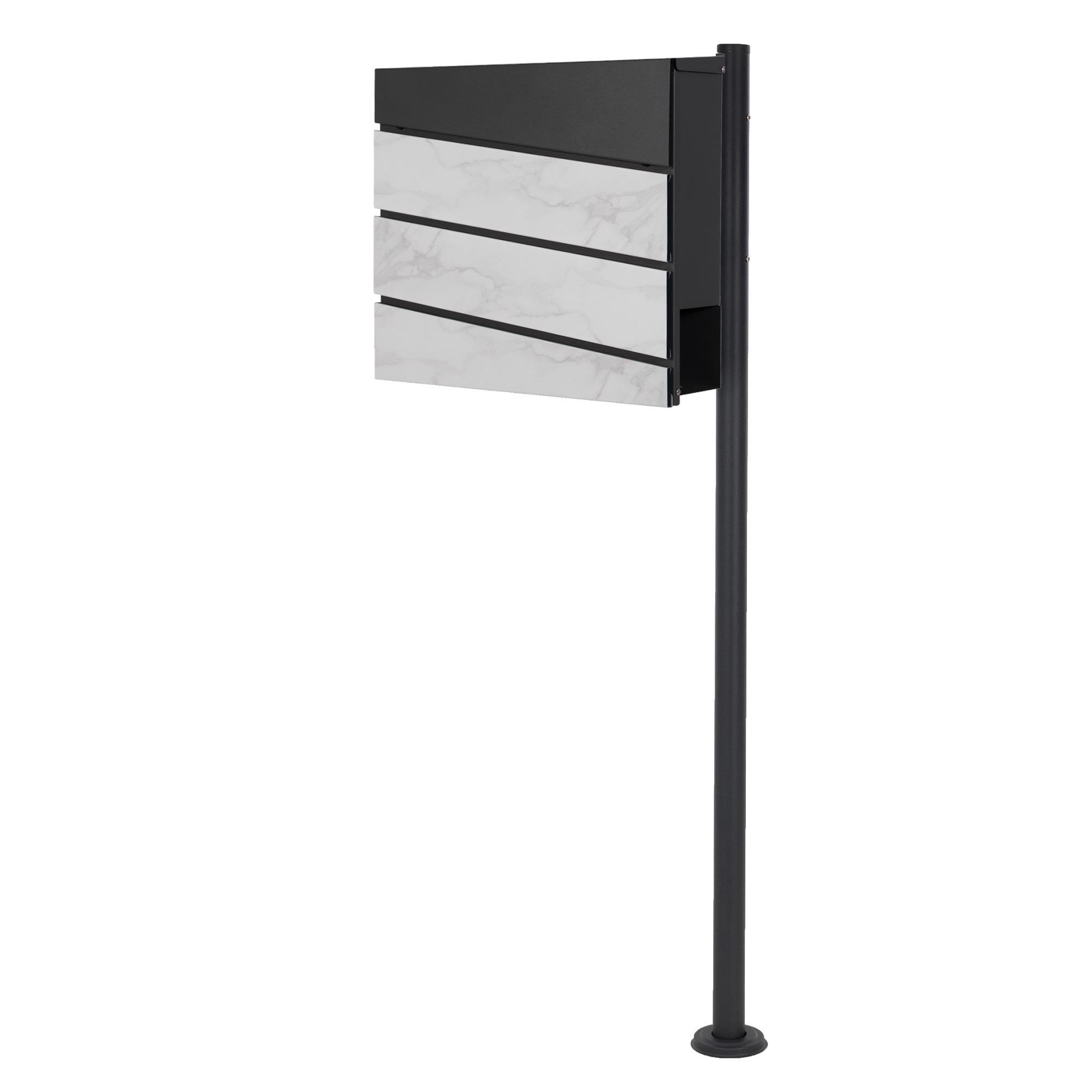 Brievenbus met grijs en wit ontwerp, op een metalen steun.