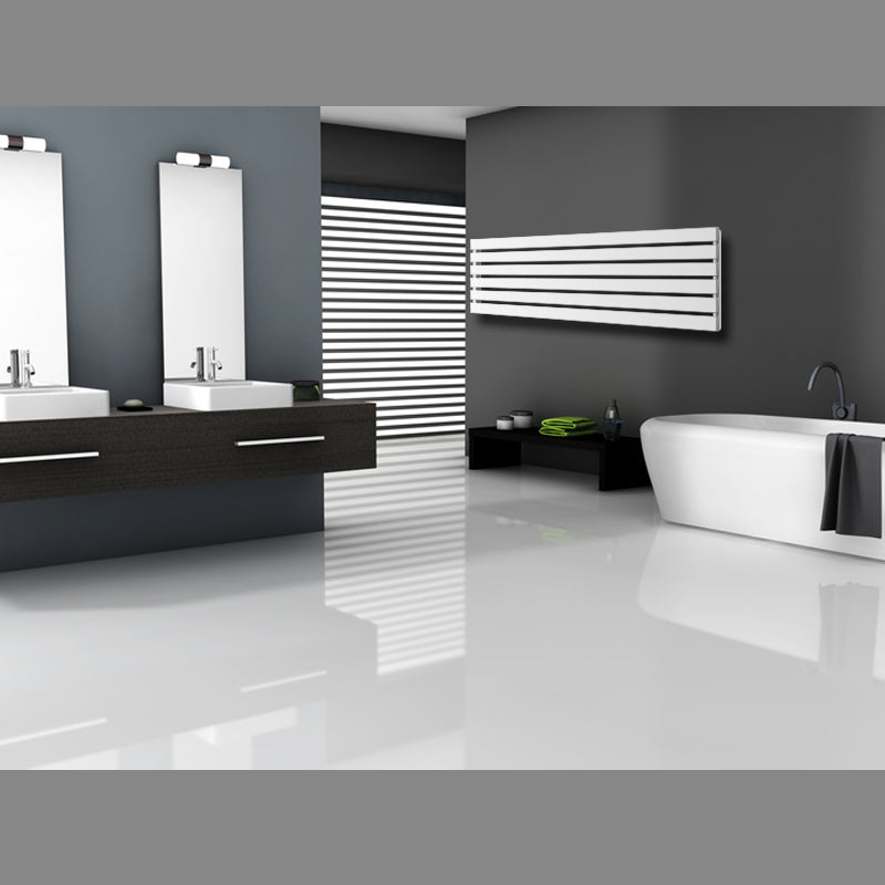 Sala de estar moderna con sofás blancos y una gran ventana.