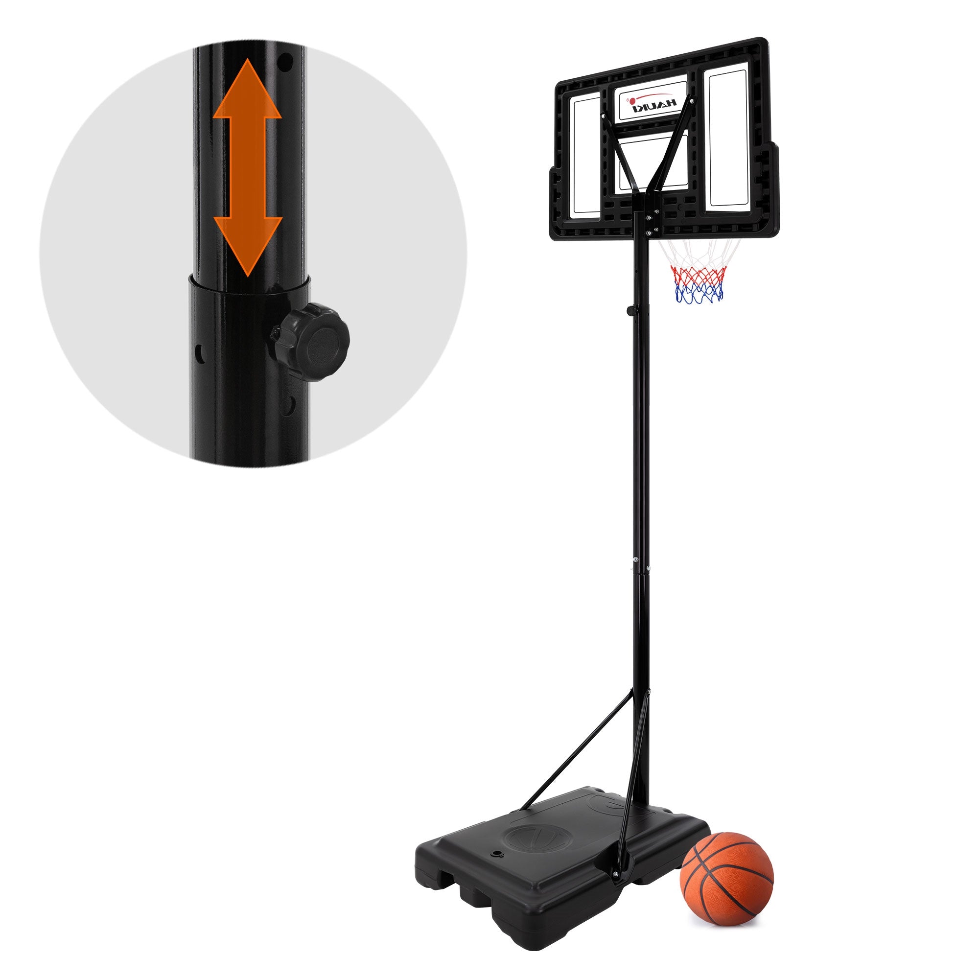 Vue détaillée d'un support de basket avec un ballon de basket.