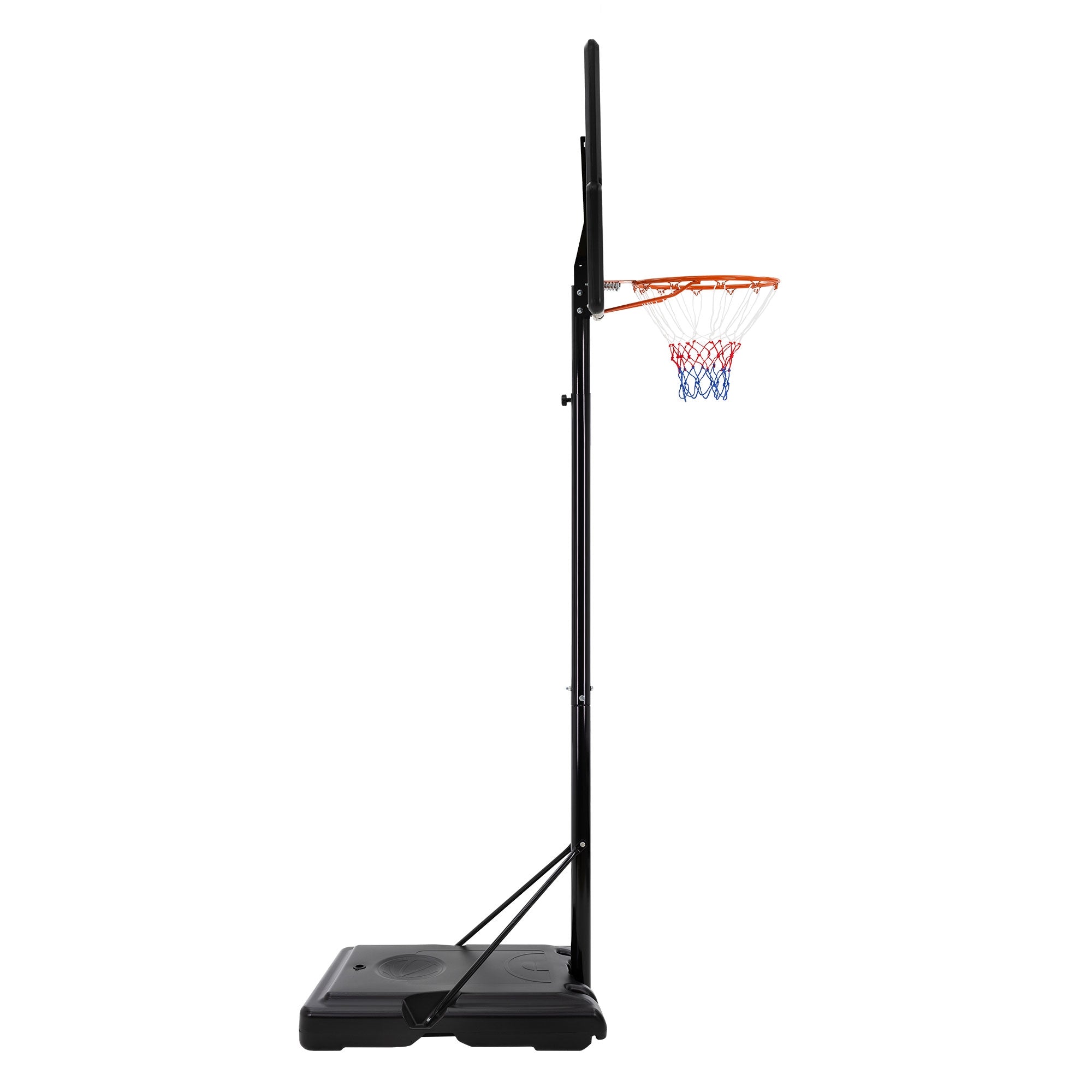 Basketballkurv fra siden, med orange net og sort fod.