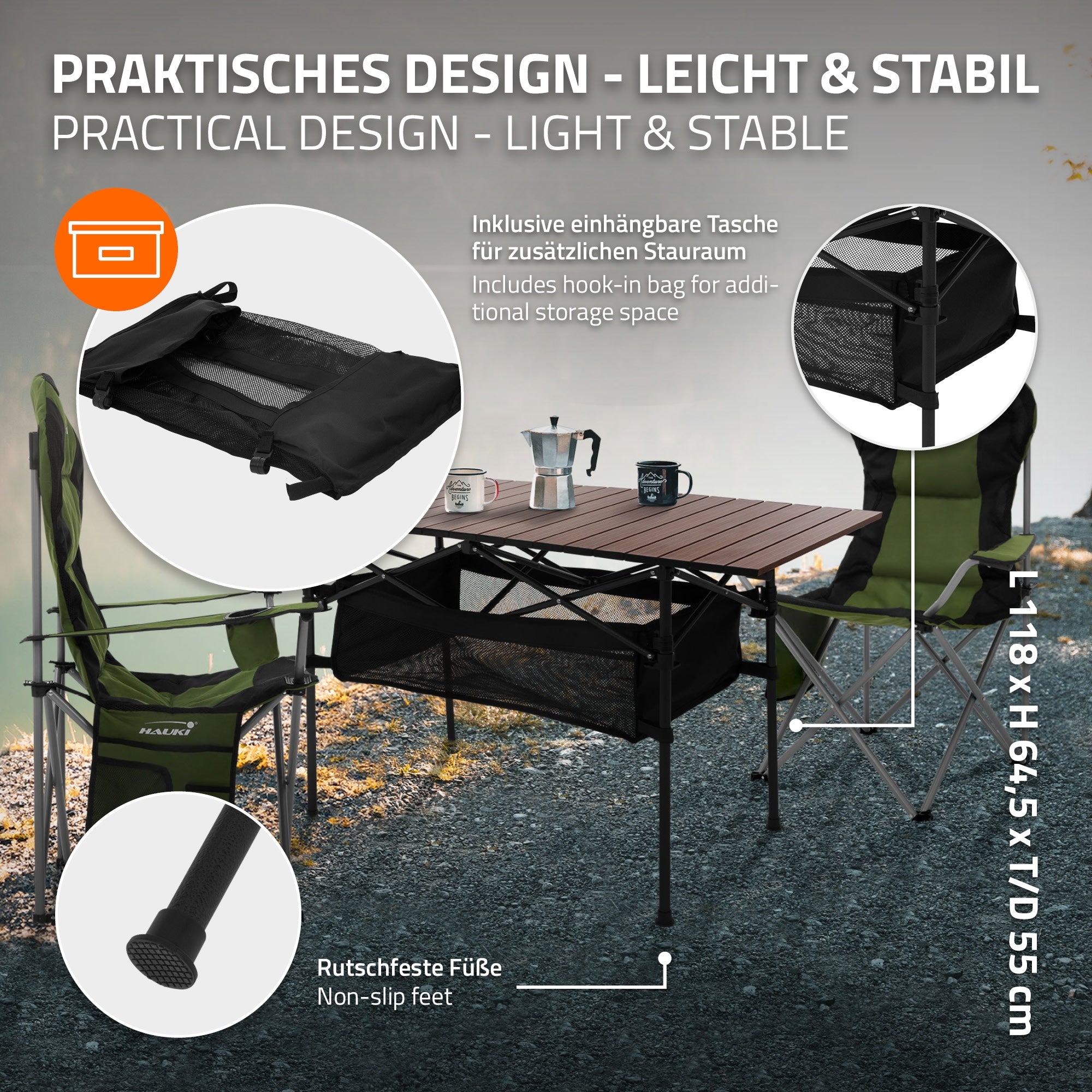 Tisch mit einhängbarer Tasche, zwei Stühlen und Kaffeekanne auf einem Weg am Wasser.
