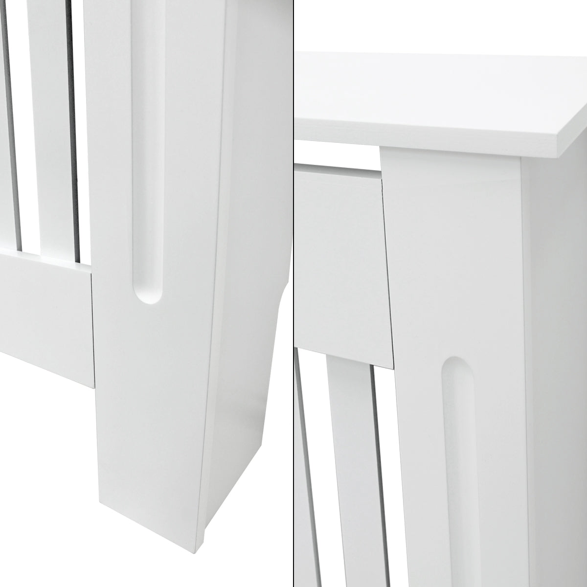 Detailní pohled na bílý kryt topení s vertikálními lamelami.