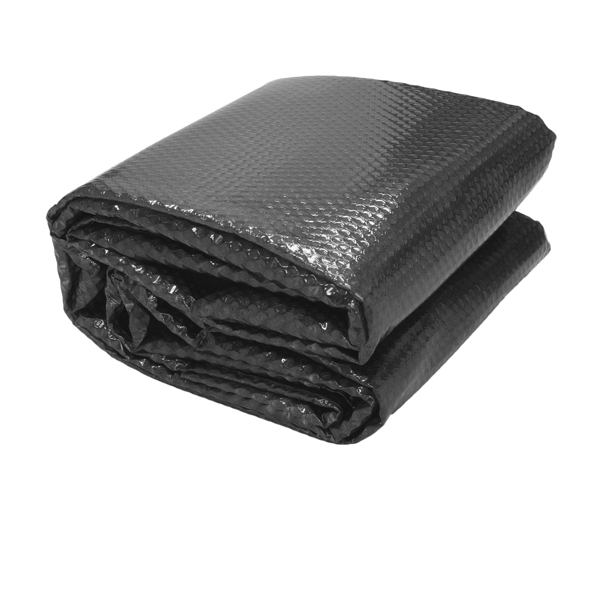 Složený černý materiál na bílém pozadí.