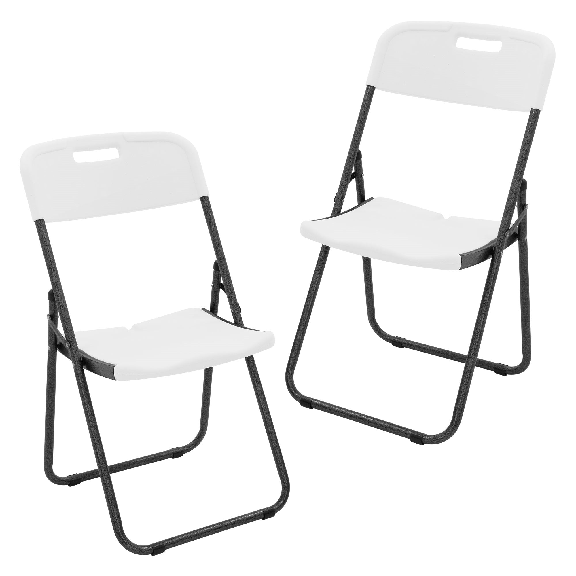 Zwei Klappstühle mit weißer Sitzfläche und schwarzem Gestell.