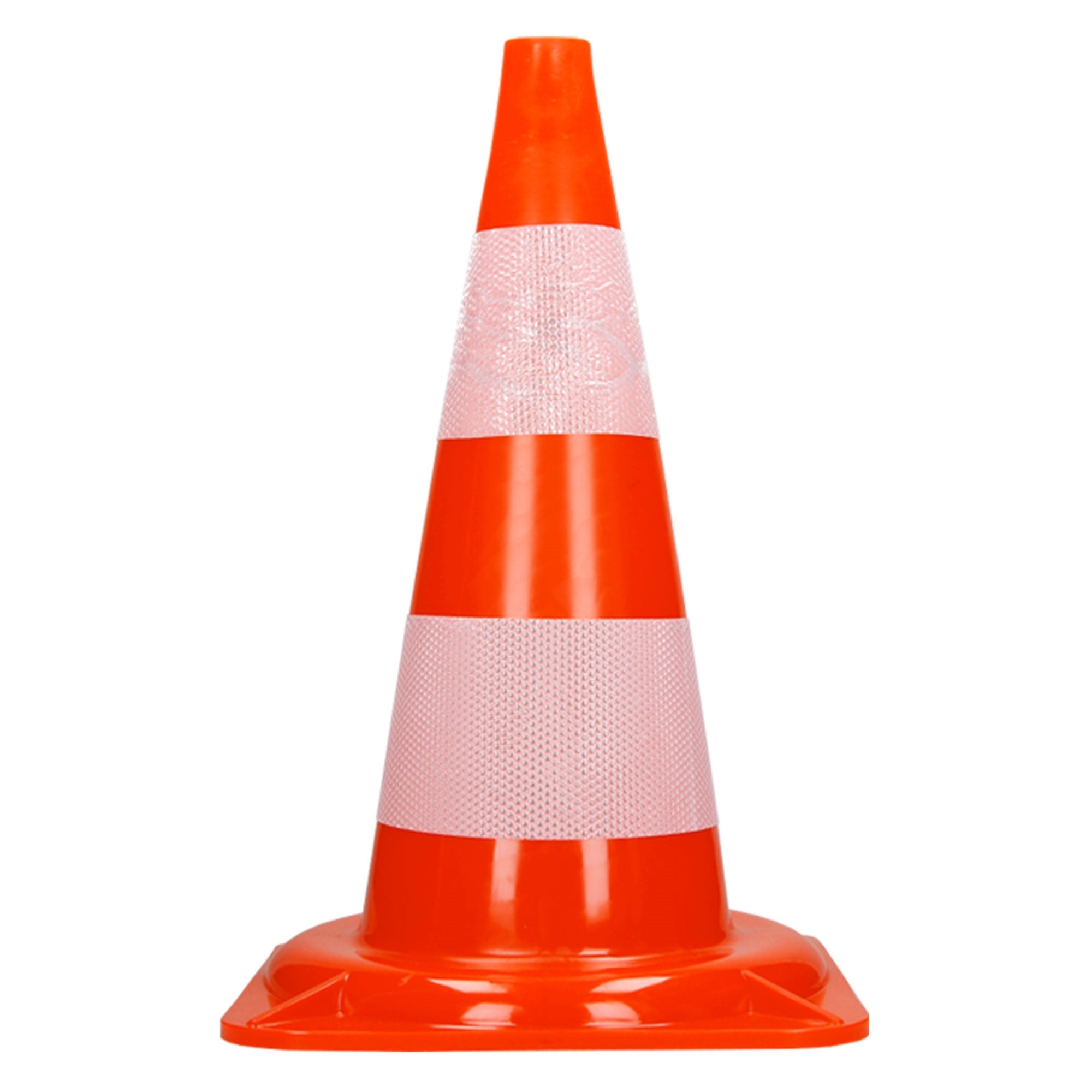 Un seul cône de circulation orange avec des bandes blanches.
