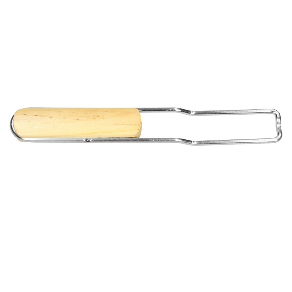 Groenteschiller met houten handvat en metalen mes.
