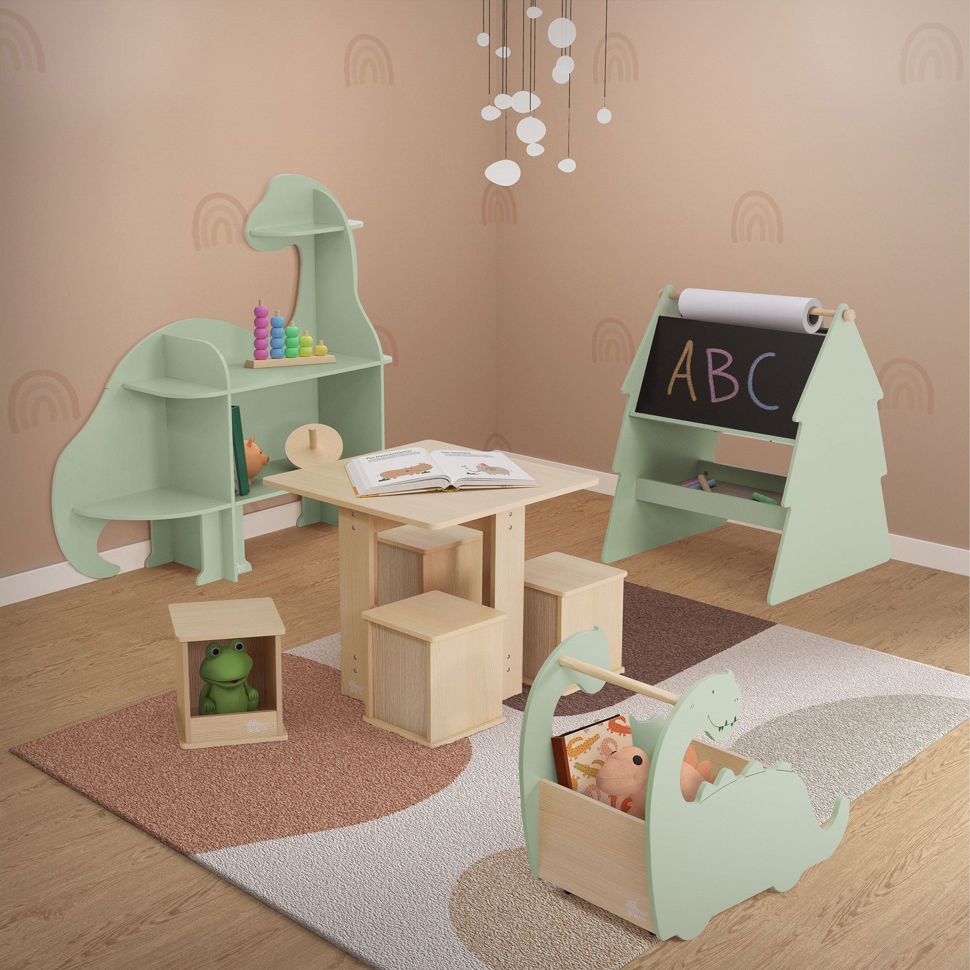 Spielzimmer mit Dinosaurier-Möbeln und Spielzeug in sanften Farben.
