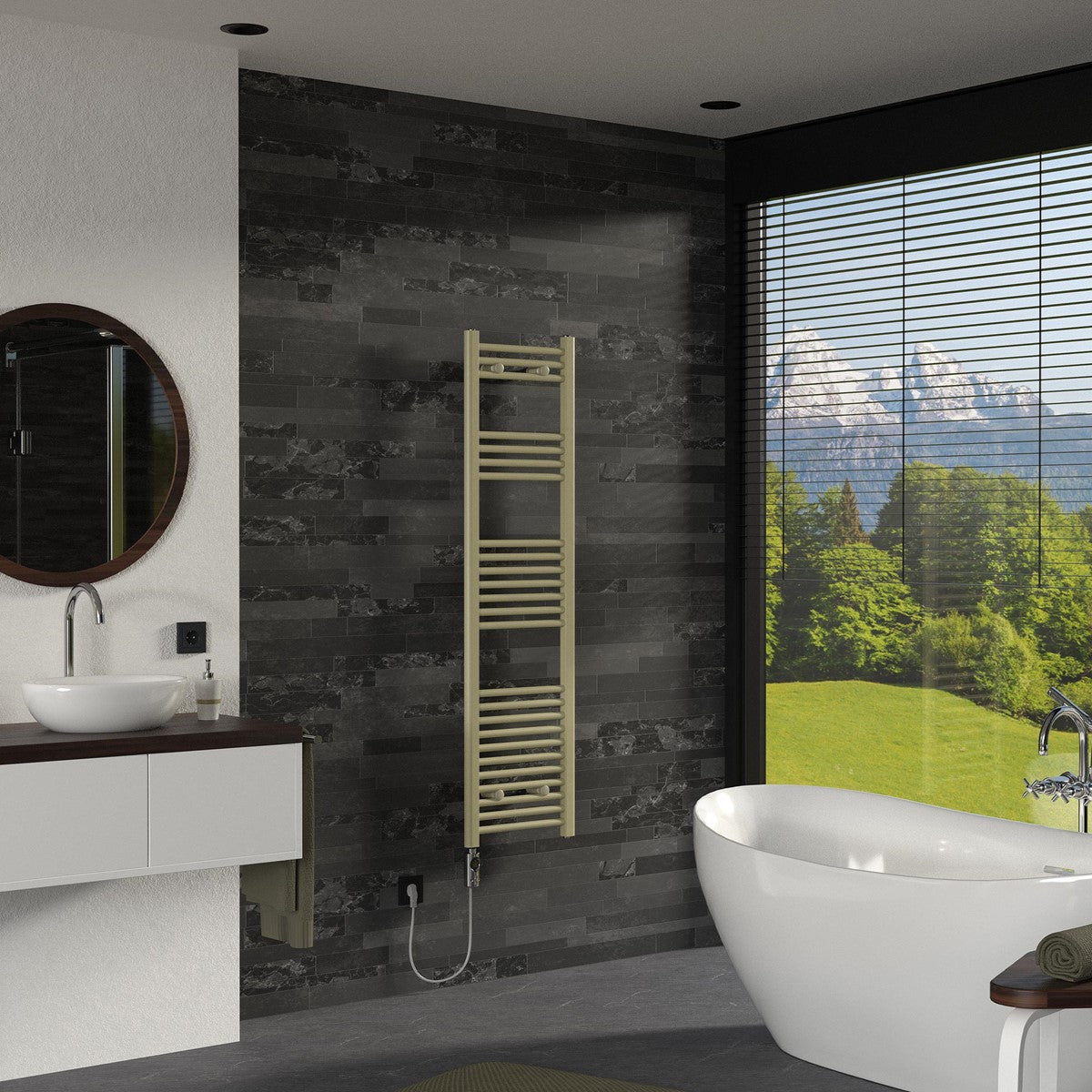 Ein modernes Badezimmer mit einem Handtuchwärmer und Blick auf die Be