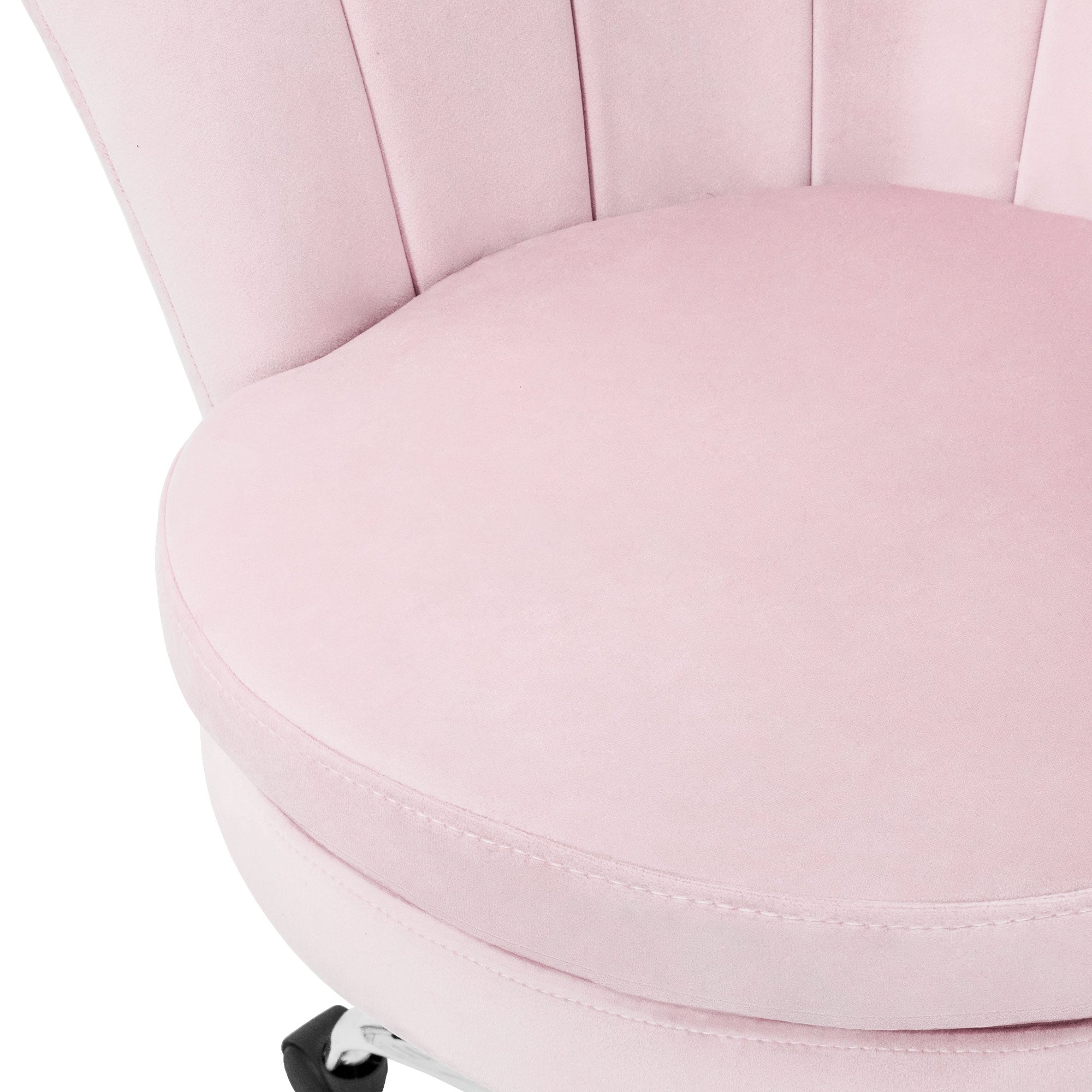 Nahaufnahme eines rosa Stuhls mit runder Sitzfläche und gepolstertem Rücken.