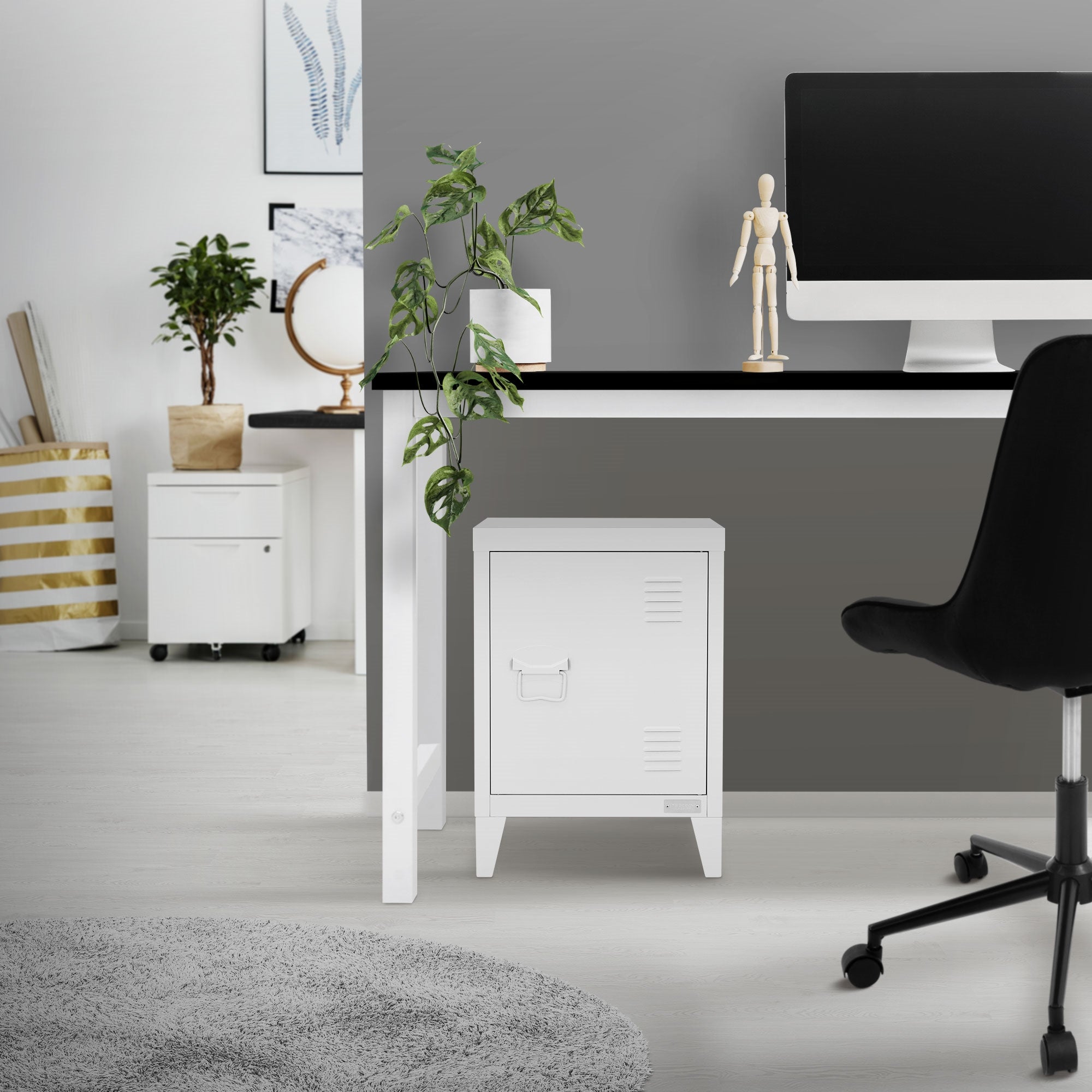 Armoire blanche sous un bureau dans un bureau moderne.
