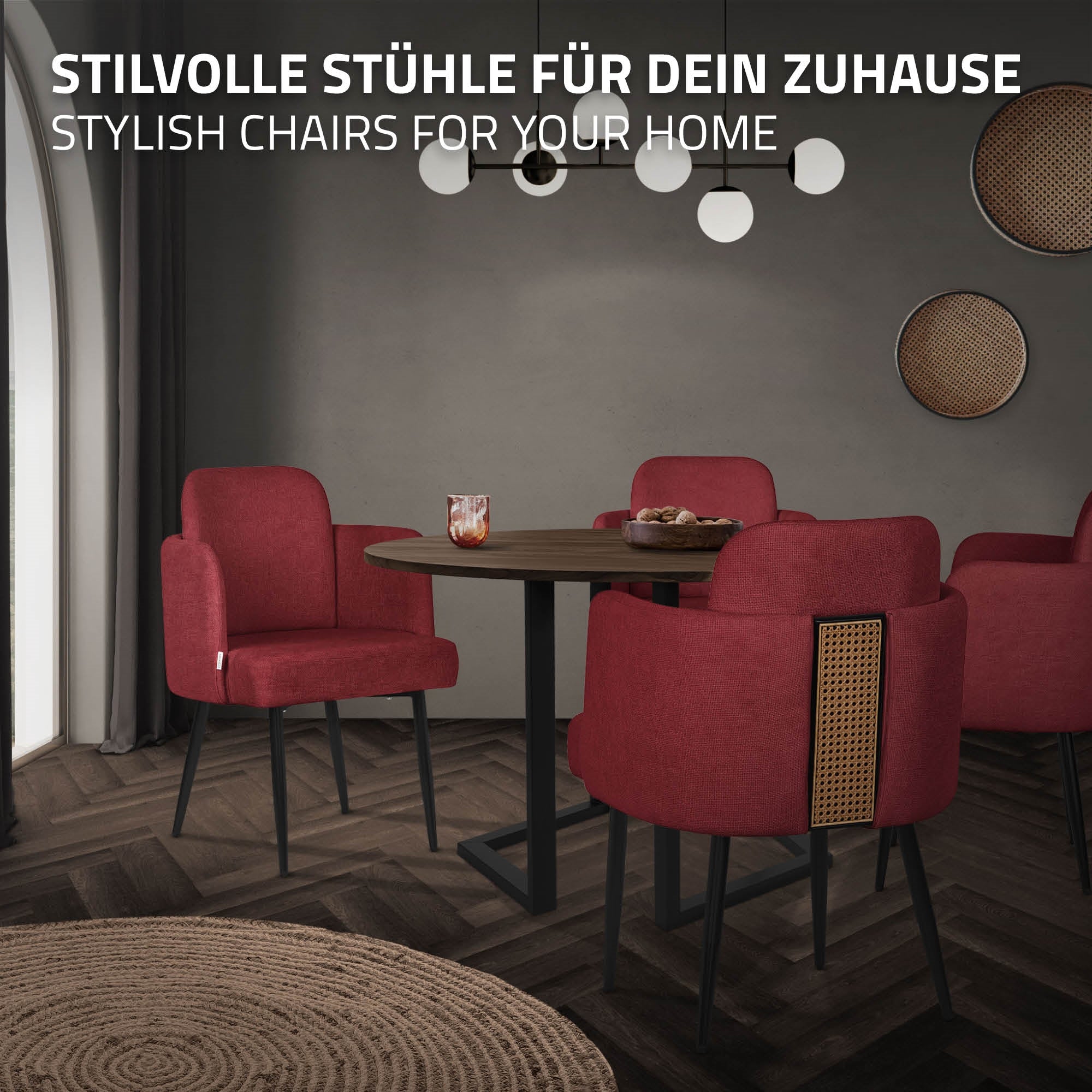 Ein Esszimmer mit roten Stühlen um einen runden Tisch, dekoriert mit modernen Lampen.