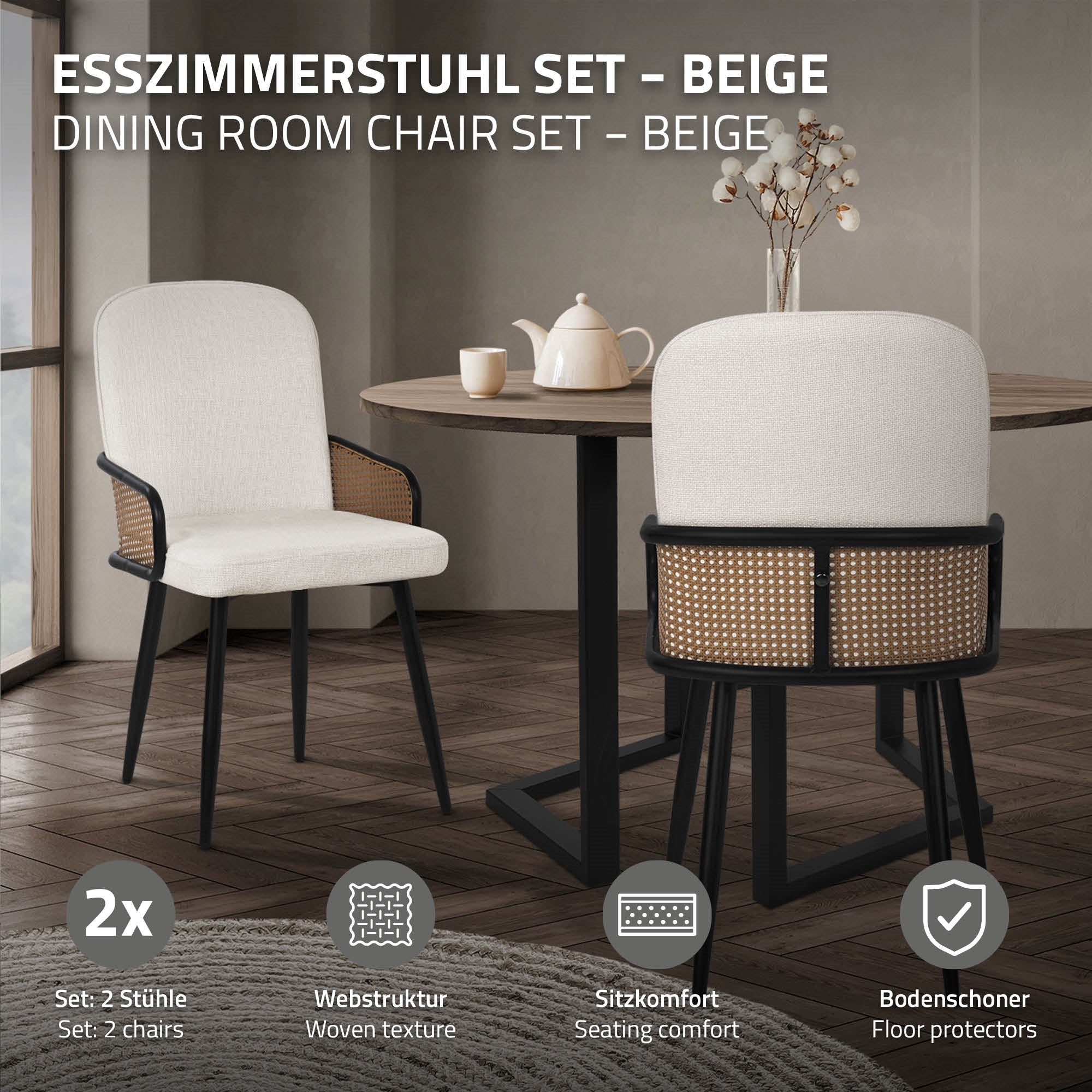 Une chaise de salle à manger beige à côté d'une théière sur une table.