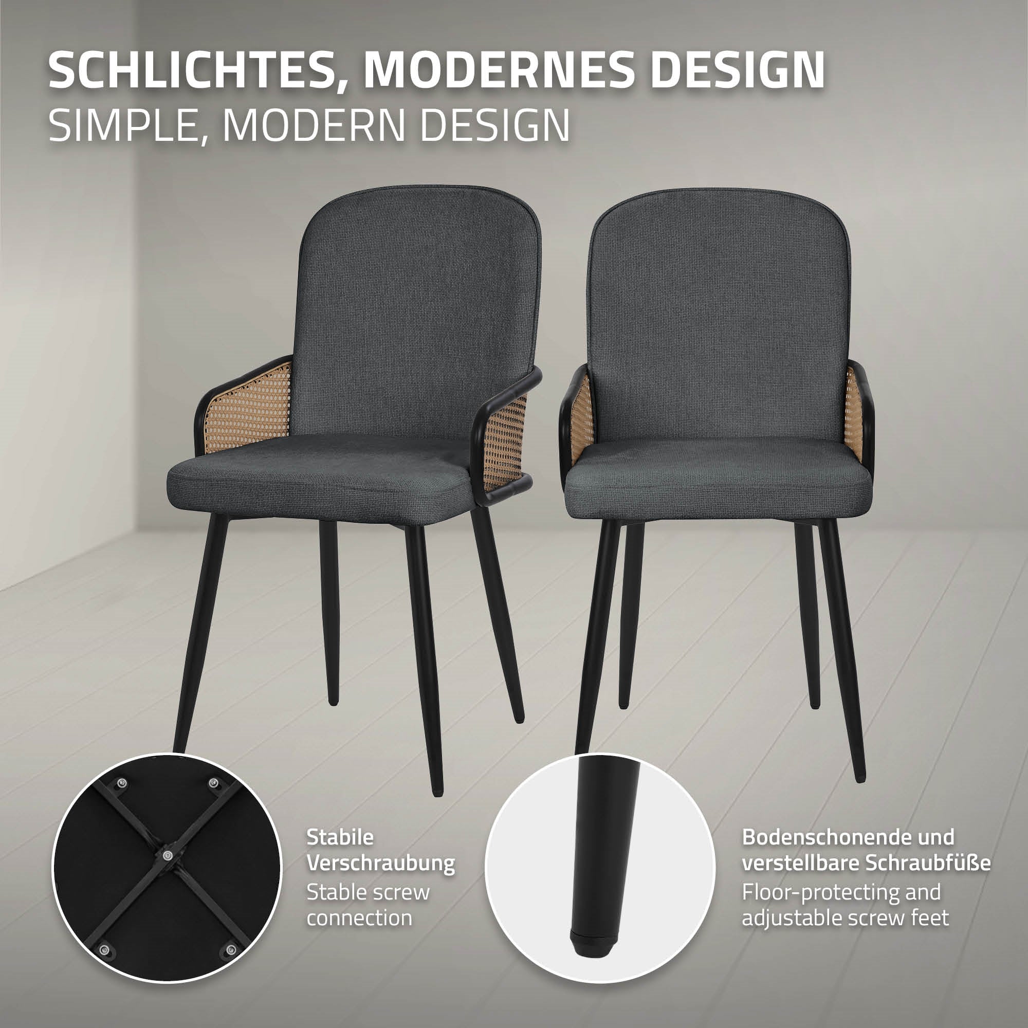 Twee stoelen met een zwarte bekleding en riet-elementen voor een lichte achtergrond.