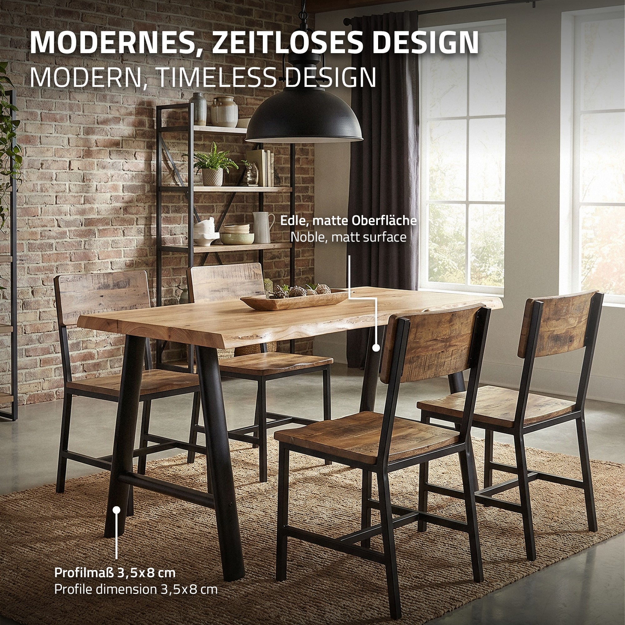 Table en bois avec quatre chaises dans une pièce moderne.