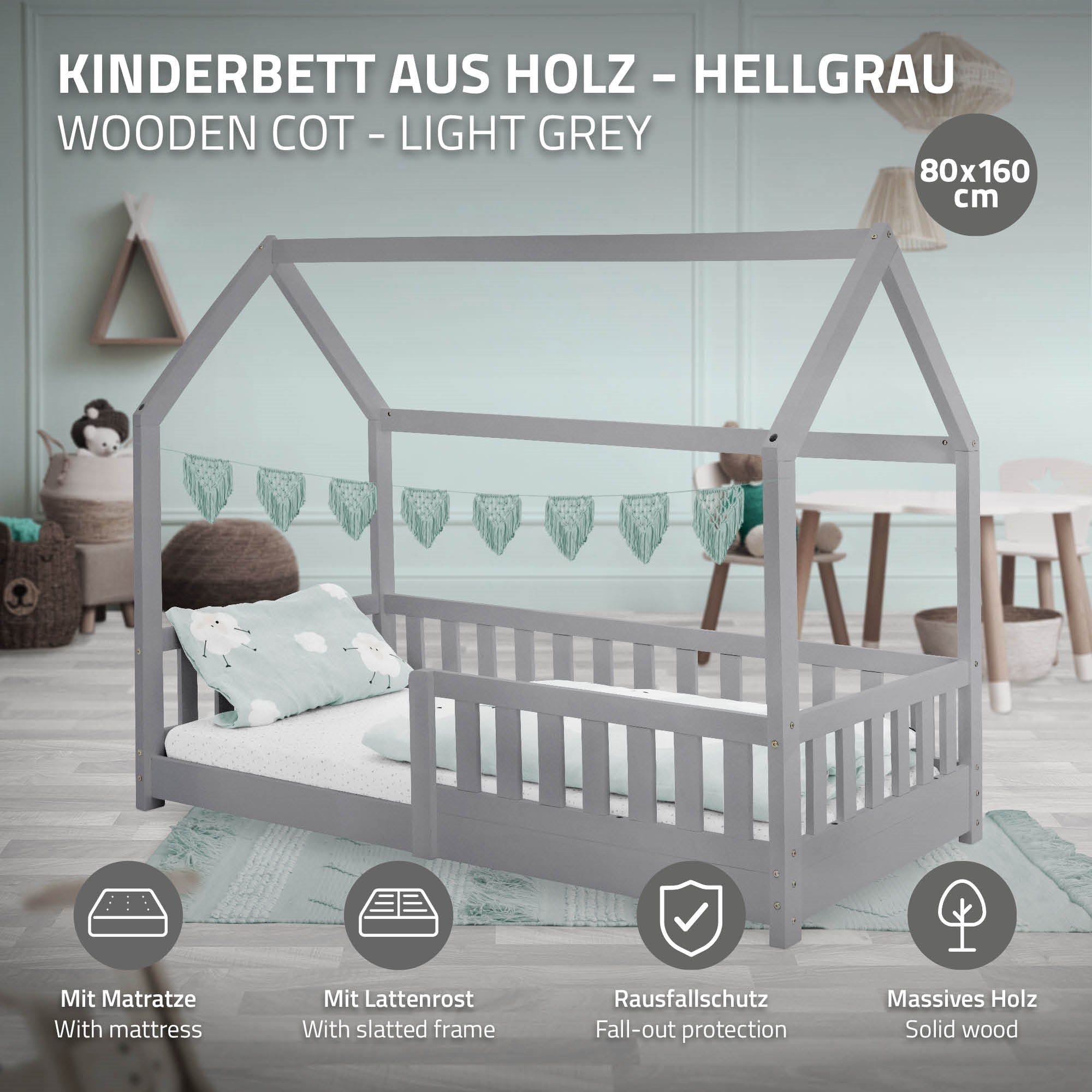 Lit enfant en bois clair avec matelas et protection contre les chutes.
