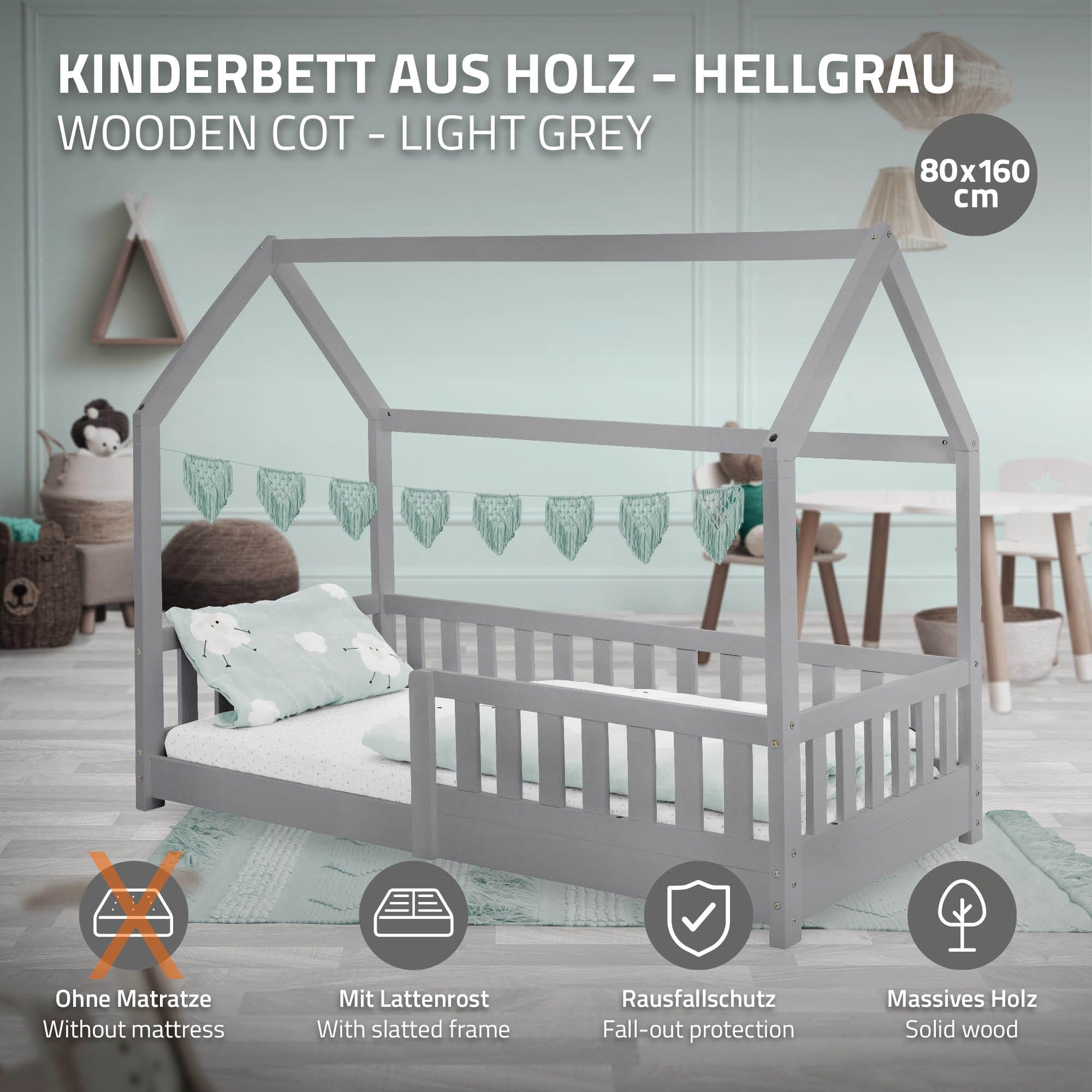 Lit d'enfant en bois gris clair avec protection contre les chutes et sans matelas.