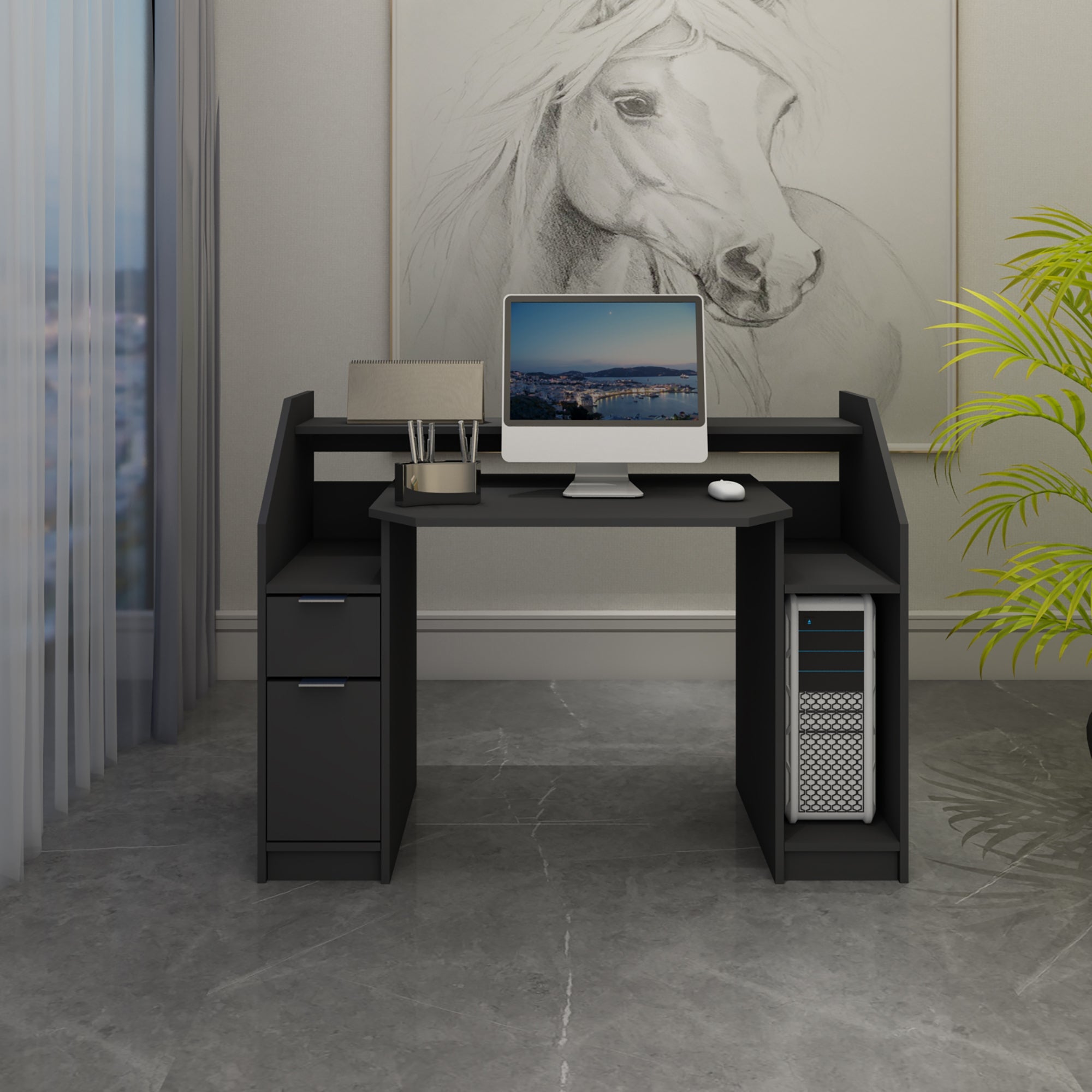 Schreibtisch in einem Raum, mit Computer und Pflanzen, Wandbild eines Pferdes.