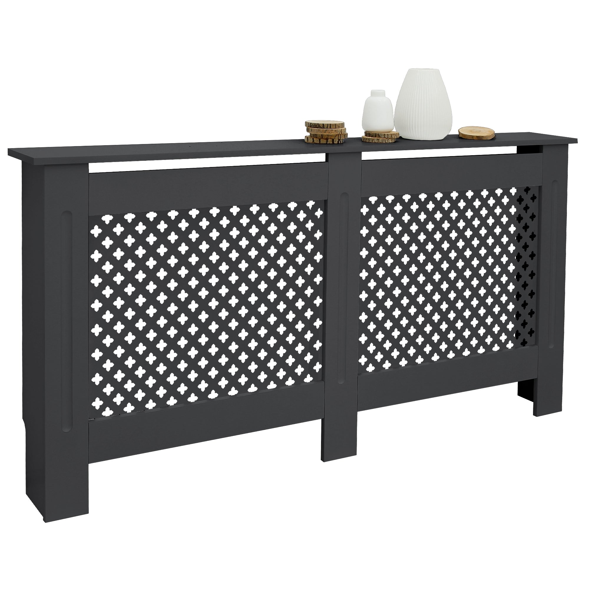 Rejilla de madera negra con elementos decorativos y artículos de decoración sobre ella.