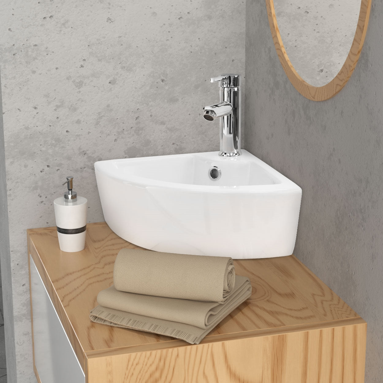 Weißes, eckiges Waschbecken auf einem Holzregal mit Handtüchern und einem Becher.