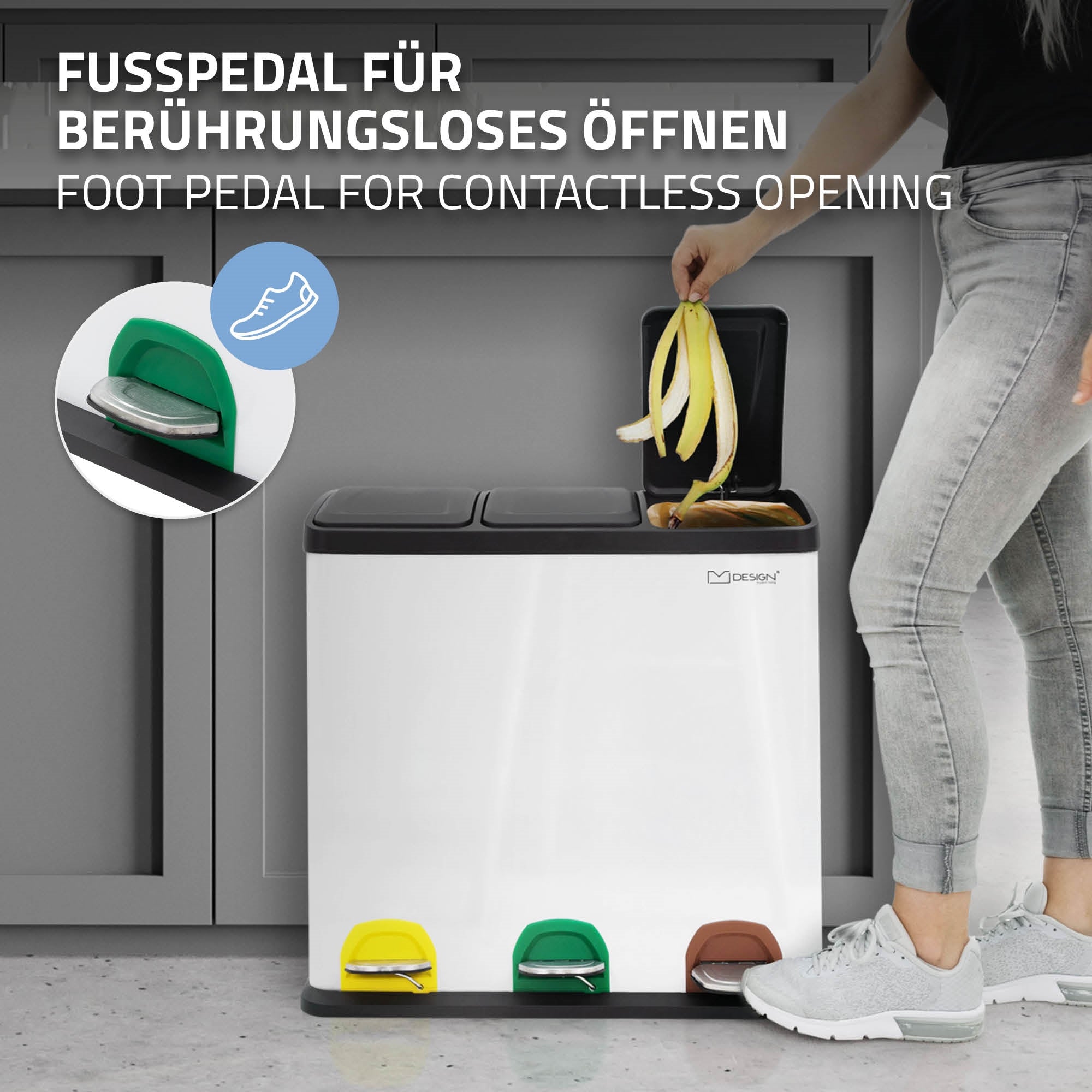 Person öffnet Mülltrennungssystem mit Fußpedal in einer Küche.