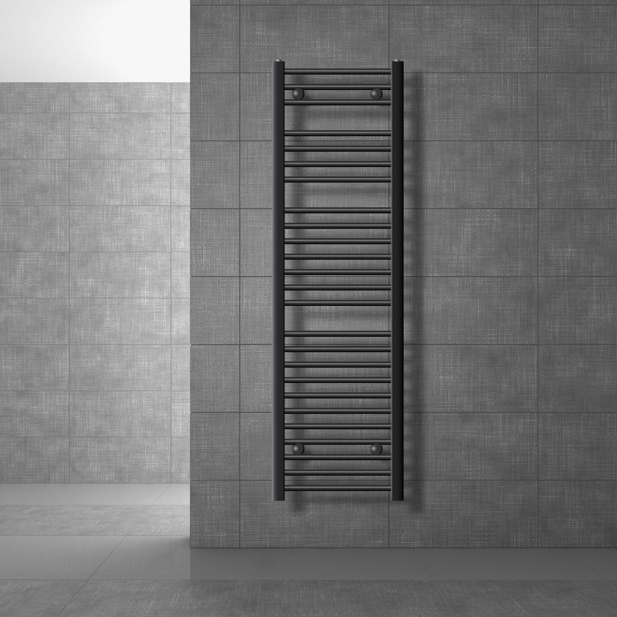 Radiador toallero negro en una pared gris.