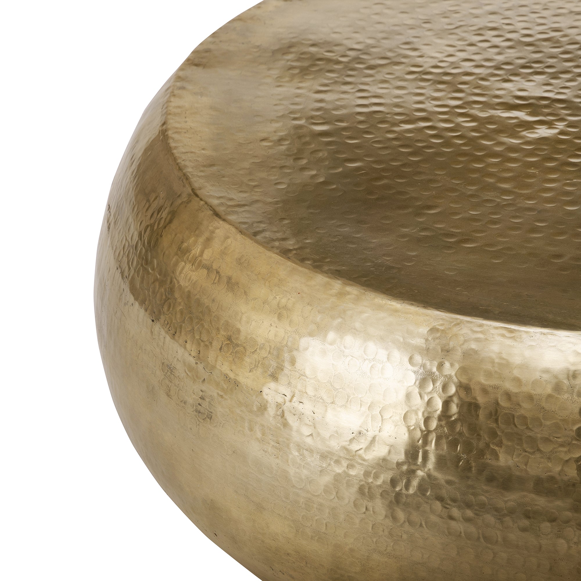 Goldfarbener, runder Tisch mit glatter Oberfläche.